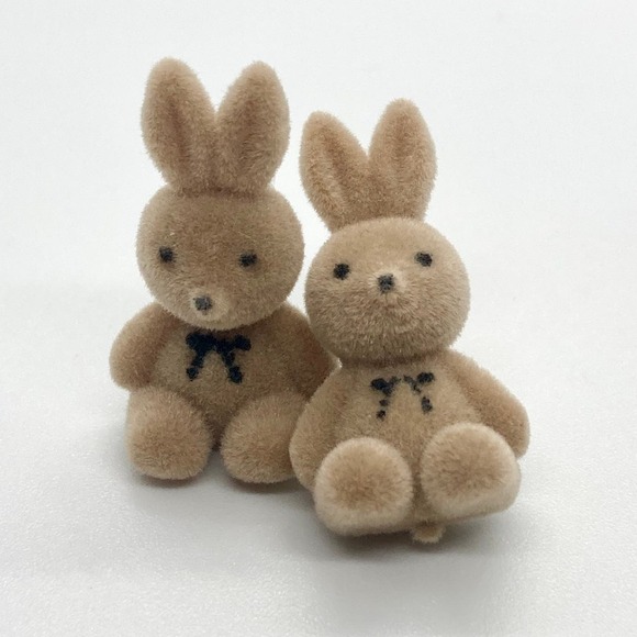 Fuzzy Beige Easter Bunny Rabbit Stuffed Animal Stud Earring Pair - Picture 4 of 10